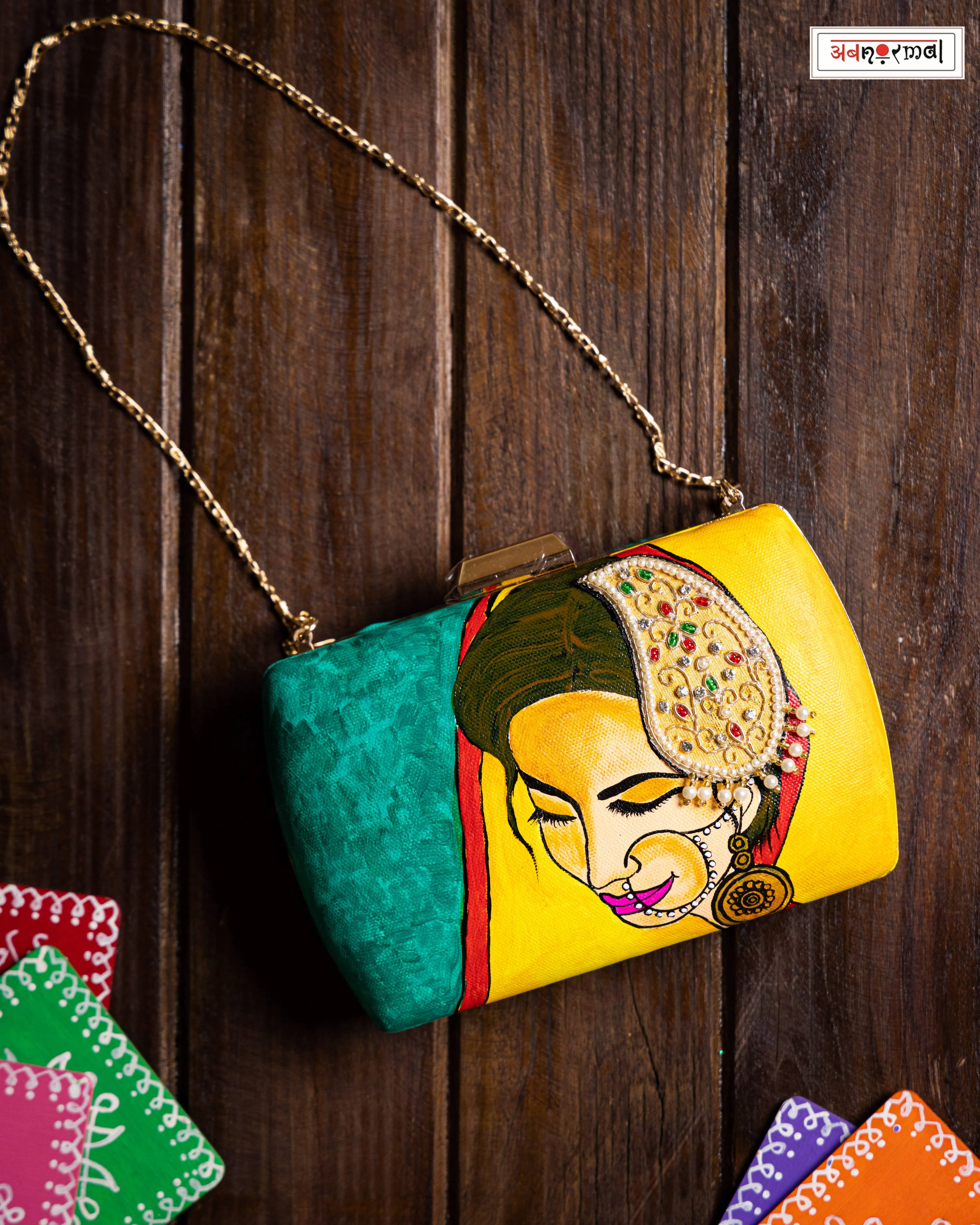 UMRAO JAAN PAASSA CLUTCH